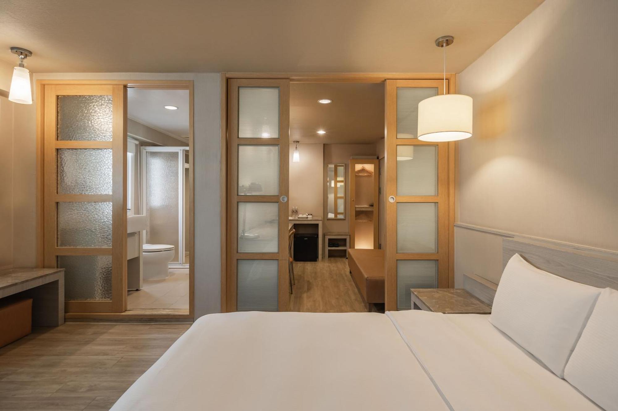 Kindness Hotel - Hanshen Kaohsiung Room photo